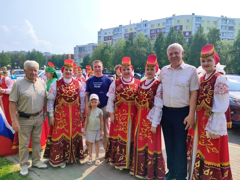 В Нягани депутат ЛДПР Александр Архипов посетил городской праздник в День России