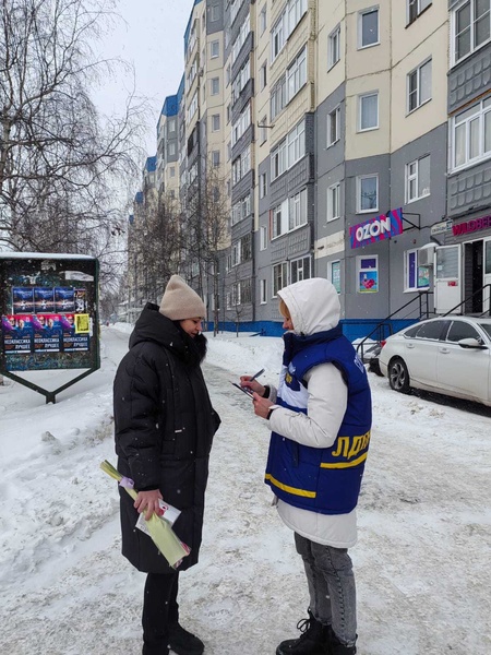 В Мегионе продолжаются ежедневные одиночные пикеты