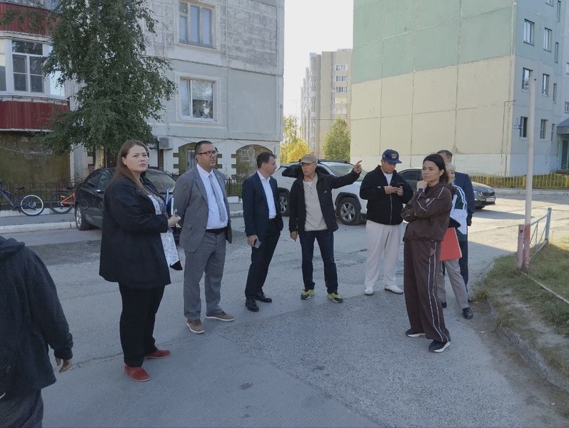 Депутаты ЛДПР провели выездные встречи во дворах Мегиона: на контроле работа УК и благоустройство 