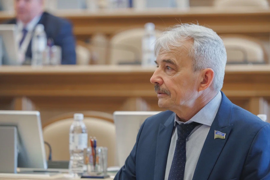 Депутата Александра Мещангина поблагодарили за помощь спорткомплексу "Олимп" в Советском районе