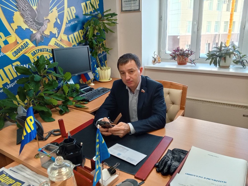 Депутат ЛДПР рекомендовал в отчет о работе транспорта включить раздел "Обратная связь с жителями" 