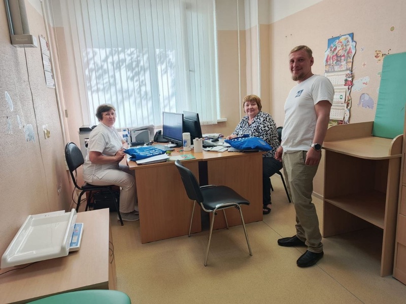 Поздравили медиков Белого Яра с Днём медицинского работника
