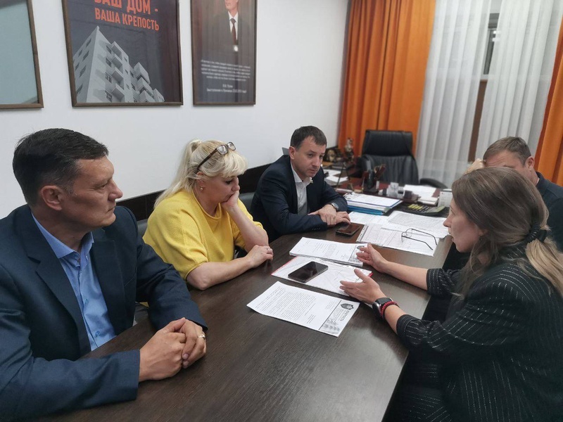 Актив ЛДПР в Нижневартовске провел рабочую встречу с УК «Крепость» 