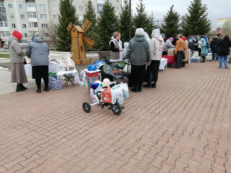 Активист ЛДПР принял участие в благотворительной ярмарке “Дармарка” в городе Мегионе