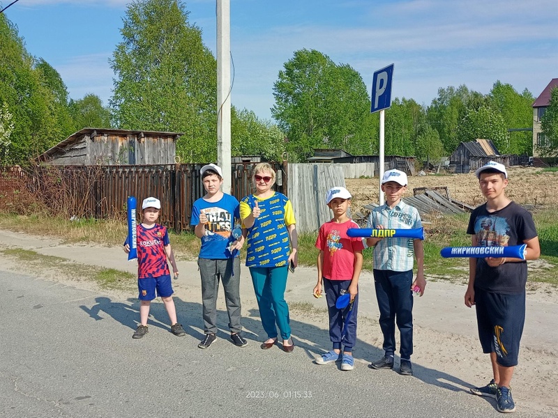 Поздравили маленьких жителей села Охтеурье с Международным днём защиты детей