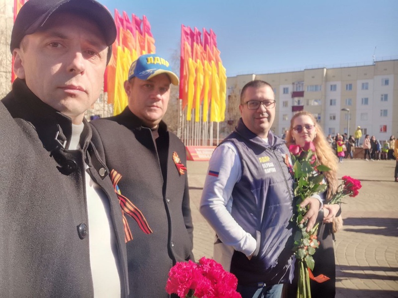 Сургутские партийцы в День Победы отдали дань уважения героям Великой Отечественной войны