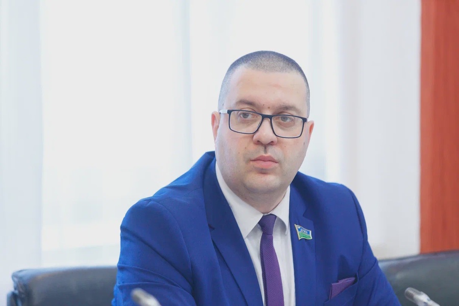 Депутата ЛДПР Виктора Сысуна поблагодарили за помощь учреждению культуры города Сургута