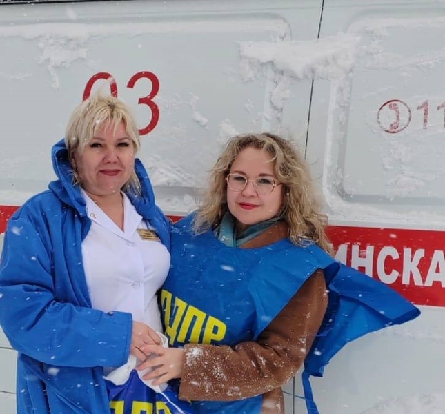 Активистка ЛДПР в Урае поздравила врачей скорой помощи с профессиональным праздником