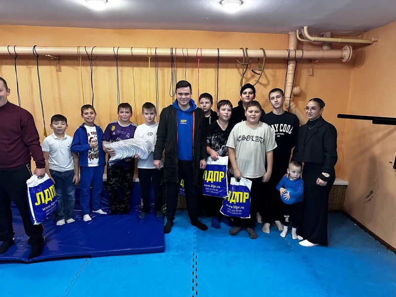 Юные патриоты клуба "Александр Невский" получили новогодние поздравления от ЛДПР