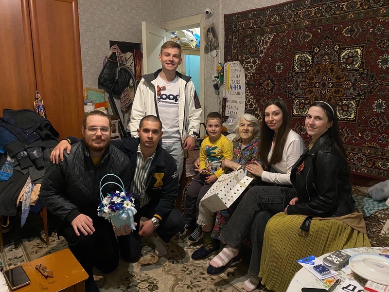 Активисты ЛДПР поздравили ветеранов с 80-летием Великой Победы