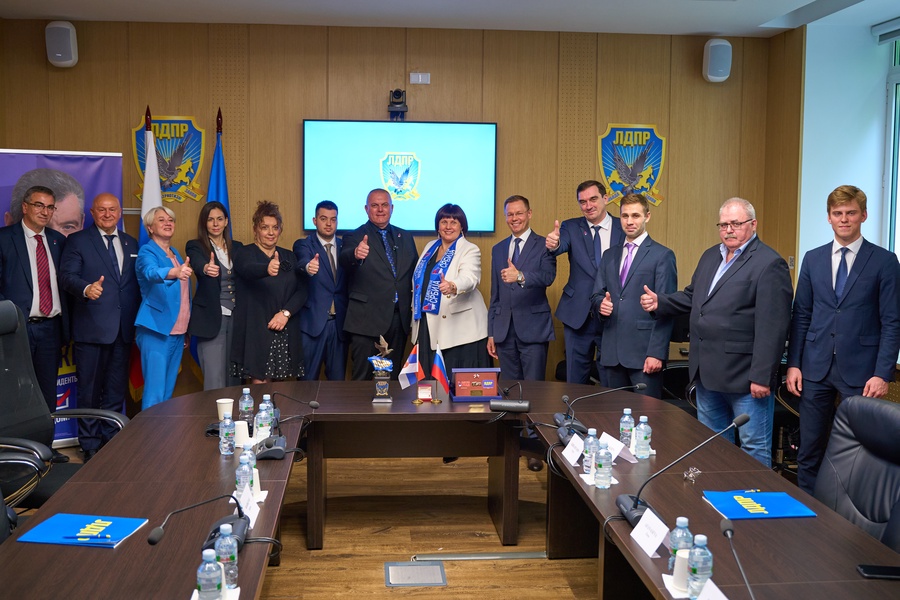 ЛДПР и партия «Единая Сербия» подписали соглашение о сотрудничестве