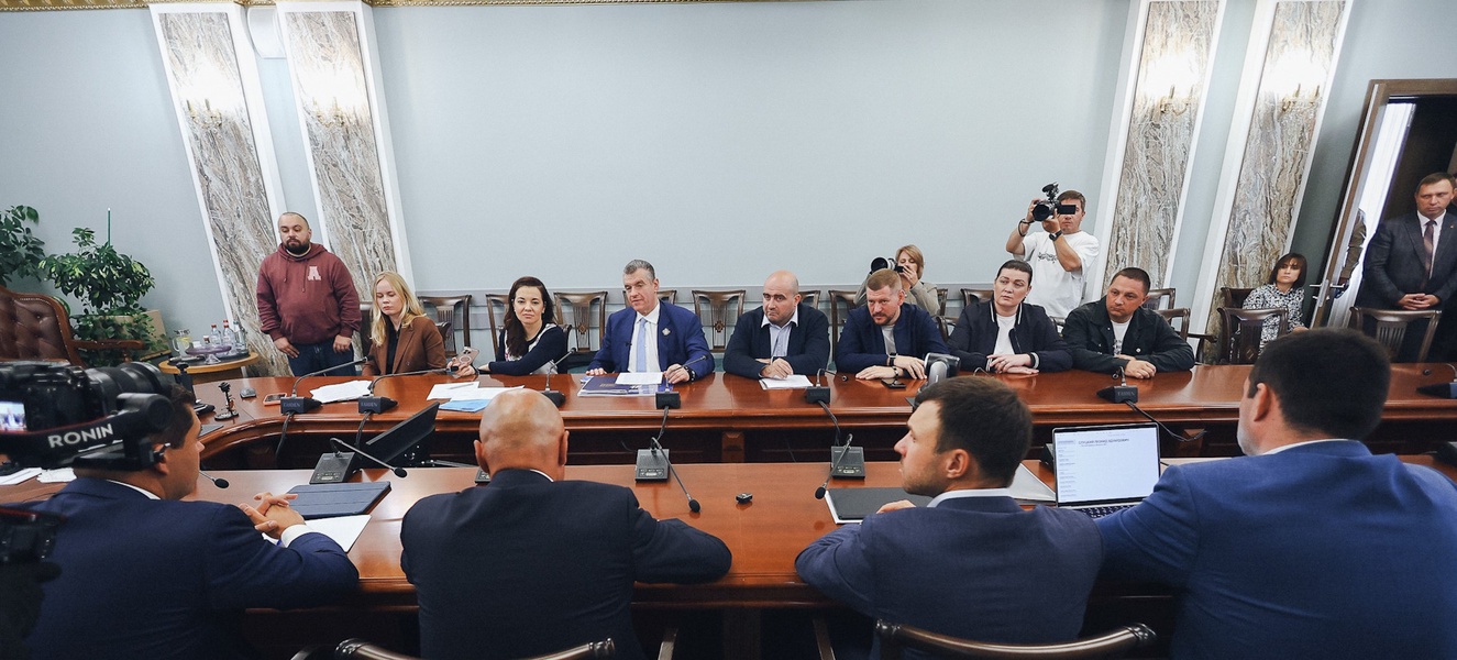 Леонид Слуцкий предложил дать регионам право вводить режим по тестированию технологий ИИ