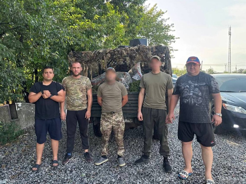 ЛДПР снова на передовой: гуманитарная помощь доставлена бойцам СВО