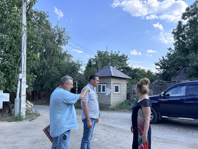 Депутаты ЛДПР регулярно проводят приёмы в СНТ и помогают решать дачные вопросы