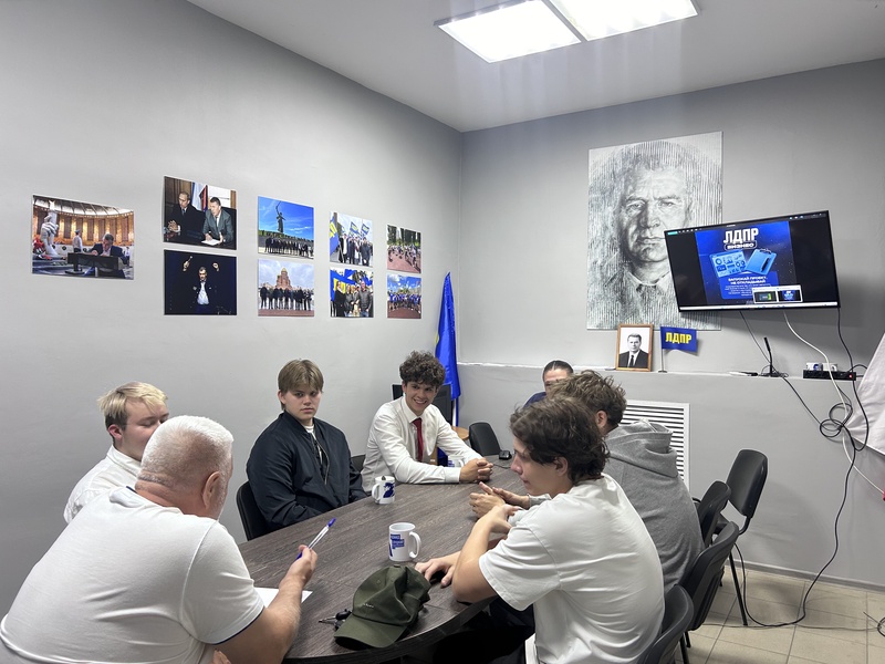 В Волгограде прошёл круглый стол «ЛДПР-Бизнес» для молодежи