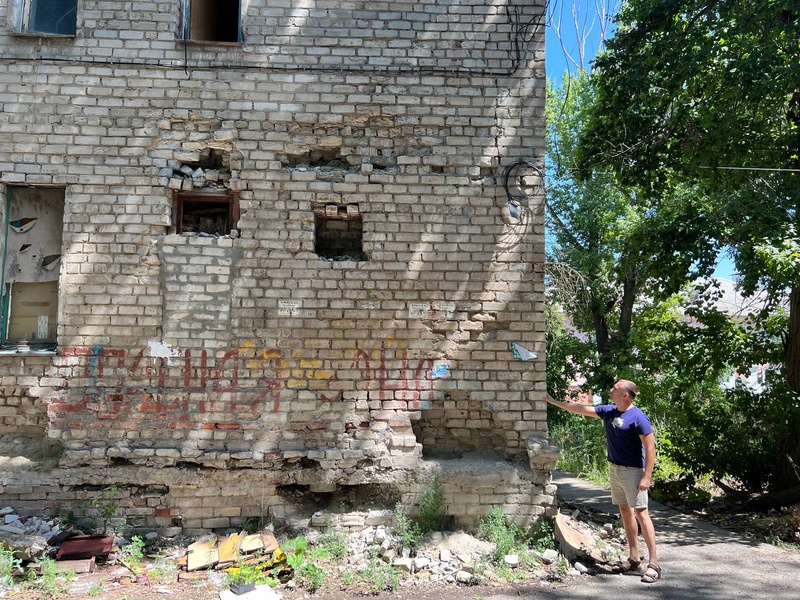 Представители ЛДПР в Волгограде провели мониторинг состояния инженерных коммуникаций и подъездов