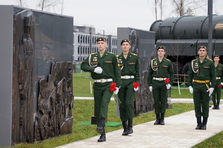 ЛДПР поздравляет всех военнослужащих с праздником днем ракетных войск стратегического назначения