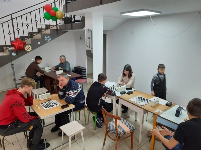 В рабочем поселке Светлый Яр прошел очередной турнир по шашкам при поддержке ЛДПР