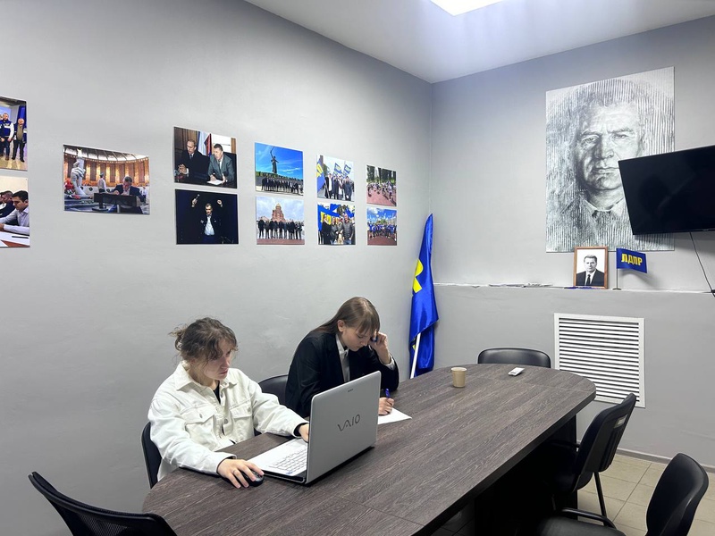 Волгоградский региональный штаб ЛДПР активно работает на избирательной площадке
