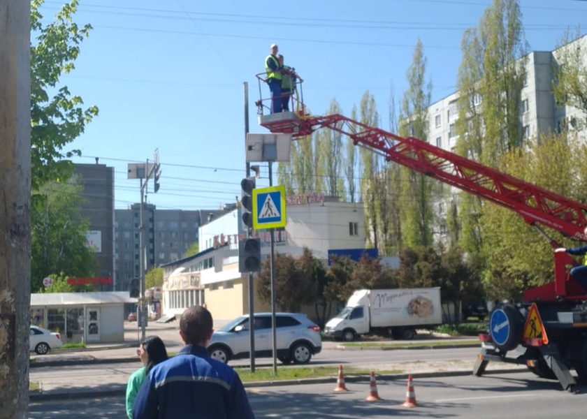 Депутат ЛДПР Павел Большов добился установки светофора в 17-ом квартале Воронежа