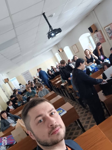 Руководитель фракции ЛДПР в Воронежской областной думе Павел Большов провел встречу со студентами