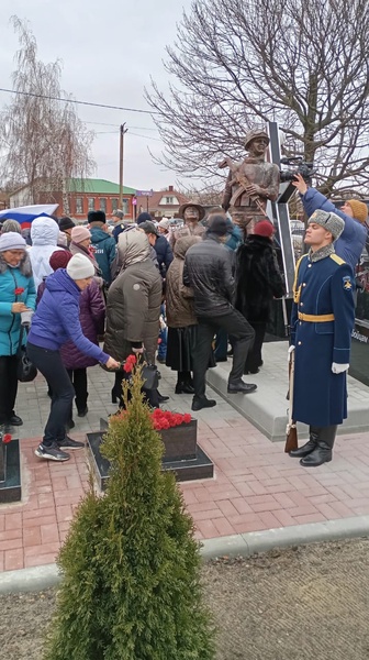 Торжественное открытие памятника воинам Отечества в Хохле: Память и благодарность героям