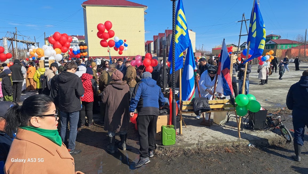 ЛДПР угостила праздничной кашей жителей Верхнеколымского района Якутии