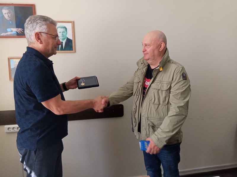 Эдуард Анисимов получил медаль ветерана ЛДПР