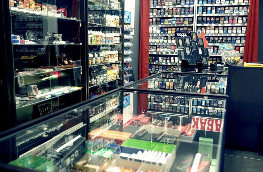  В ЛДПР предложили приостанавливать деятельность магазинов на срок до 90 суток за повторную продажу сигарет детям