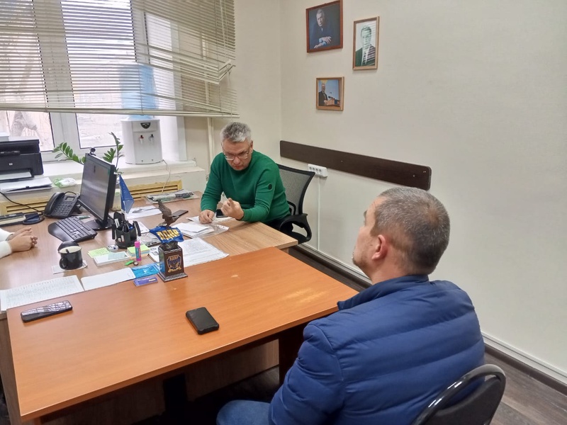 Гаврил Парахин провел прием граждан в Якутске