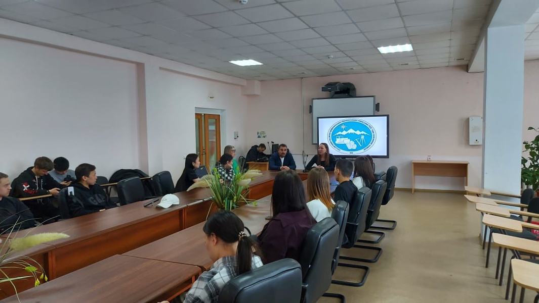 Молодежь Якутского РО ЛДПР поделилась житейскими советами со студентами