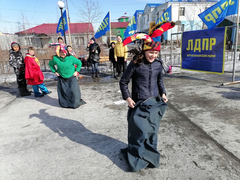 Верхнеколымские партийцы проводили зиму