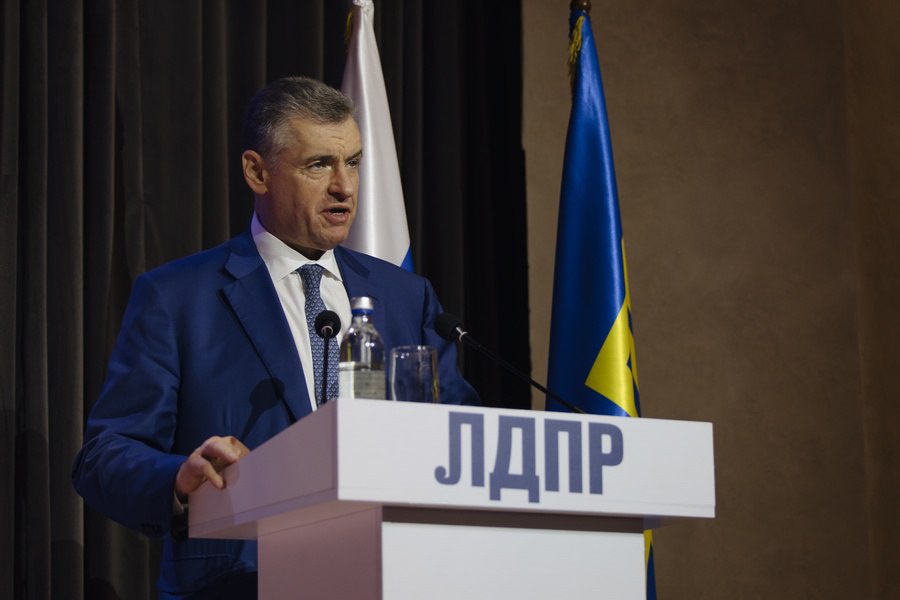 Леонид Слуцкий предложил регионам ввести для фельдшеров и медсестер «губернаторские» выплаты