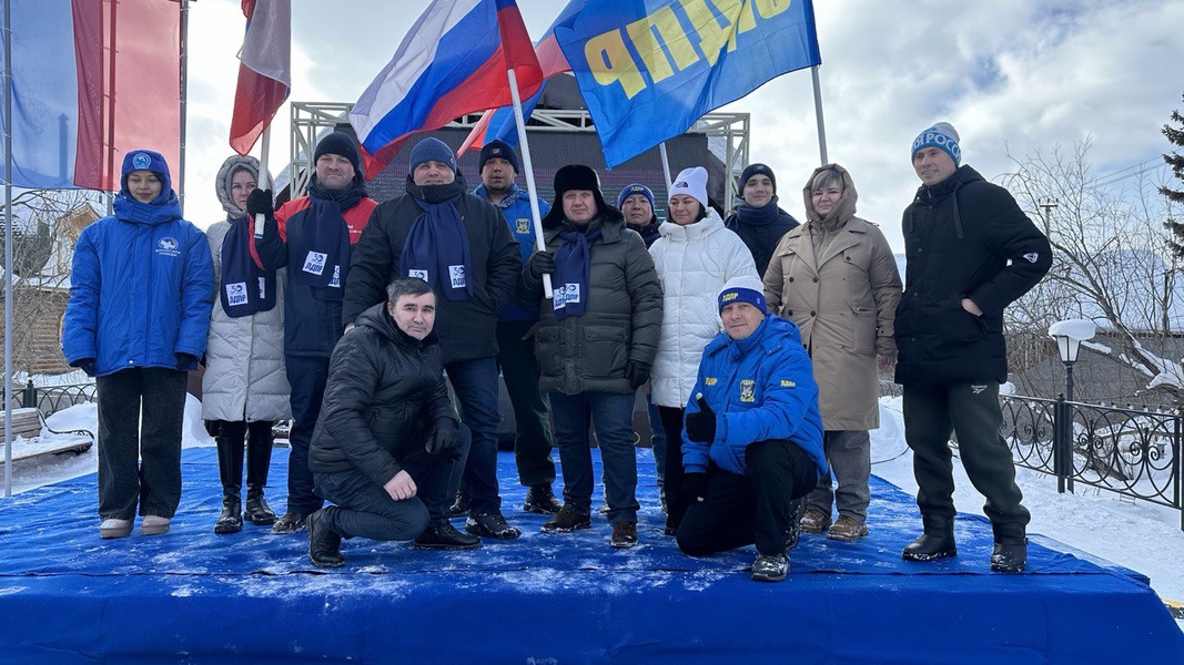 На Ямале партийцы вышли на митинги, посвященные Крымской весне