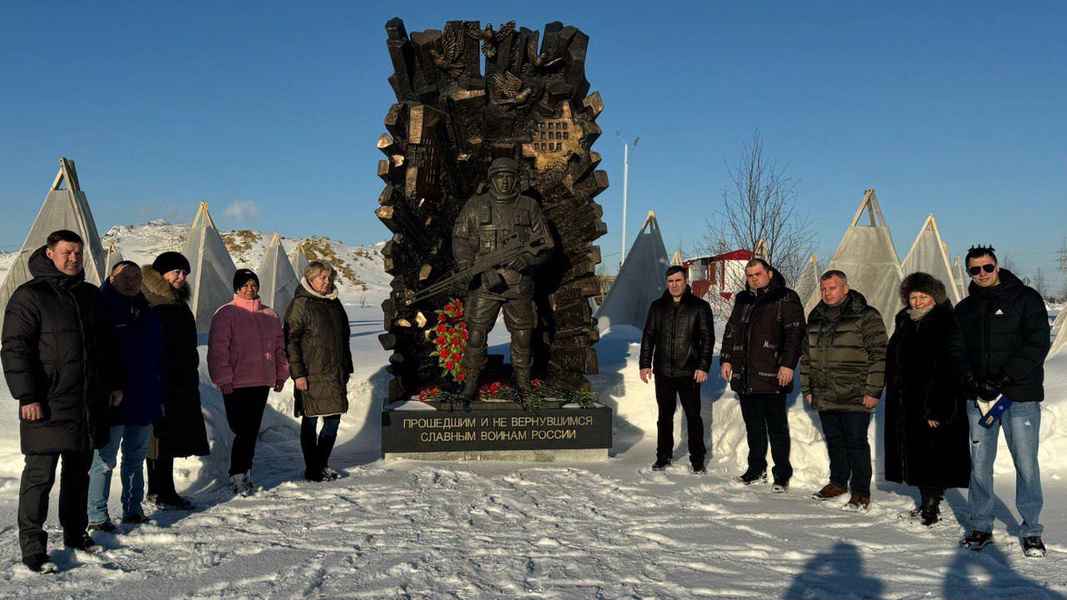 В Ямало-Ненецком автономном округе активисты ЛДПР почтили память защитников Отечества 