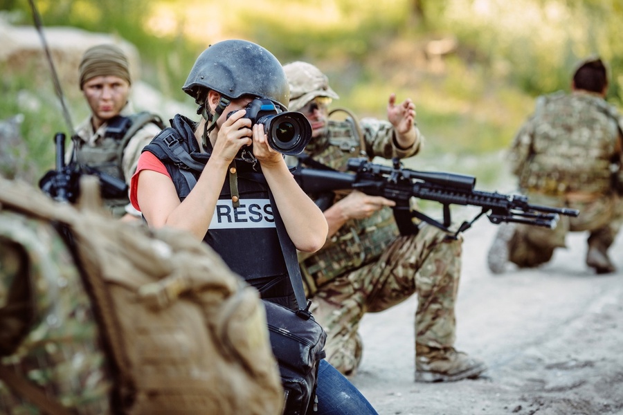 В ЛДПР убеждены, военкоров необходимо обеспечить статусом ветеранов военной журналистики