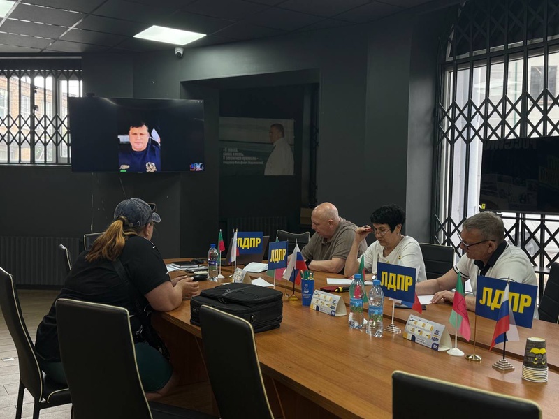 Депутаты ЛДПР в Запорожской области присоединились к очередному Всероссийскому приему граждан